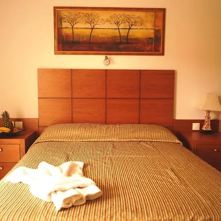 Apartahotel Elina 2*